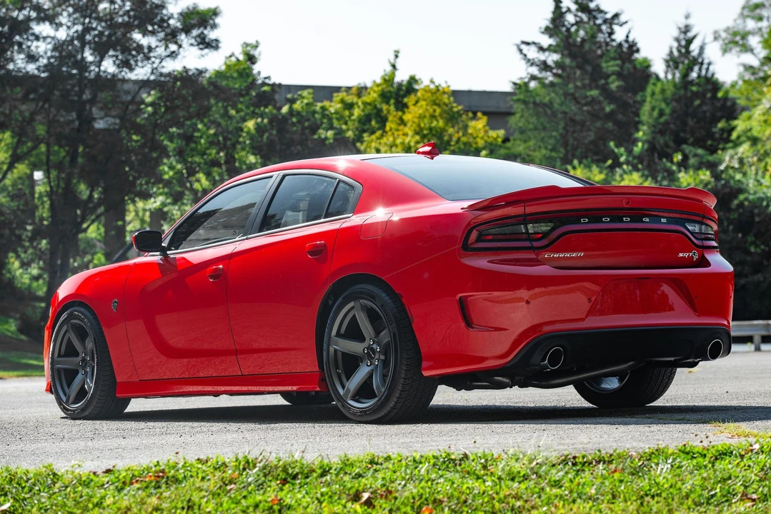 2018 Dodge Charger SRT Hellcat 7th Gen - Image 14 of 31