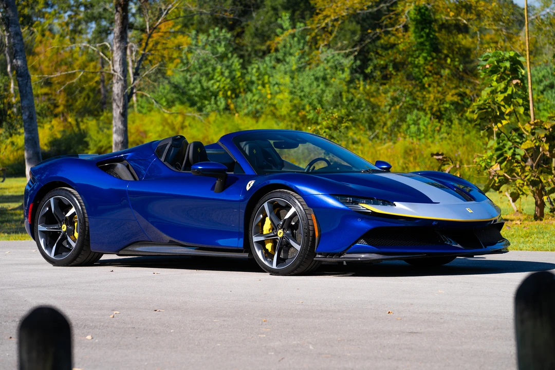 2022 Ferrari SF90 Spider - Image 12 of 31