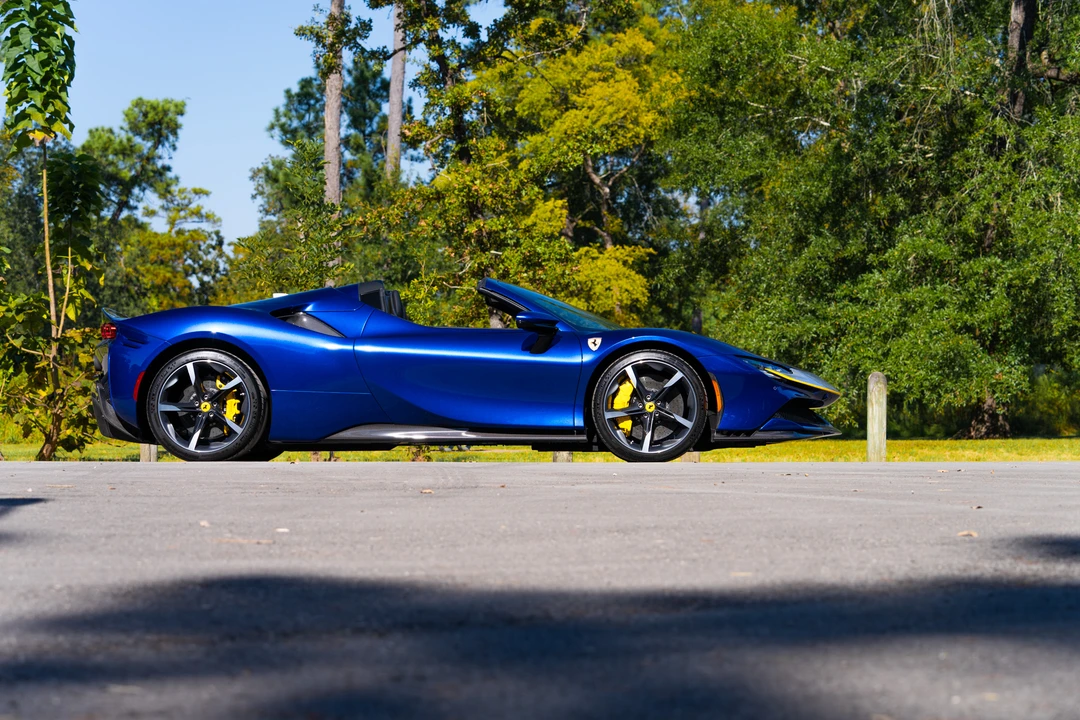 2022 Ferrari SF90 Spider - Image 15 of 31