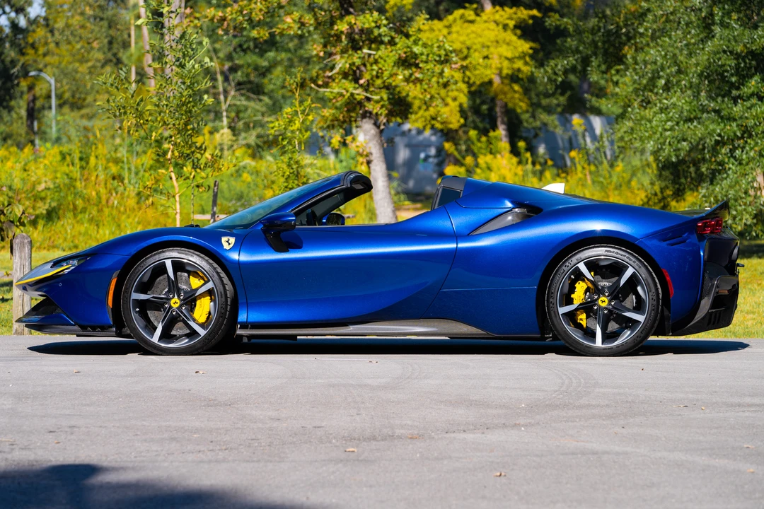 2022 Ferrari SF90 Spider - Image 22 of 31