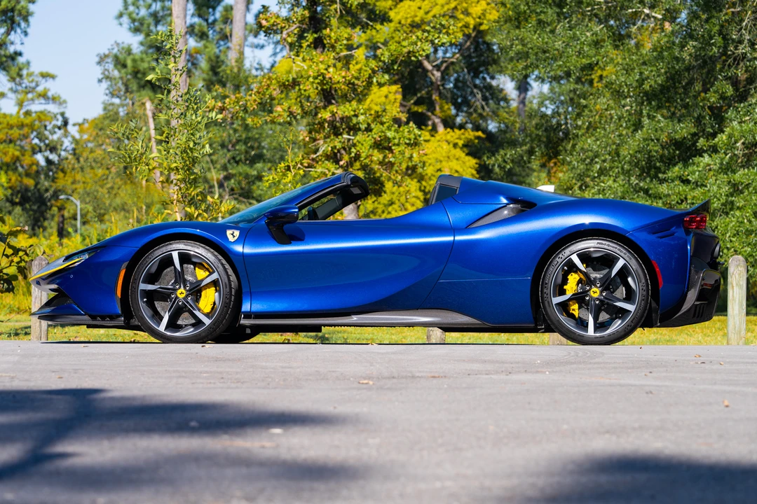 2022 Ferrari SF90 Spider - Image 23 of 31