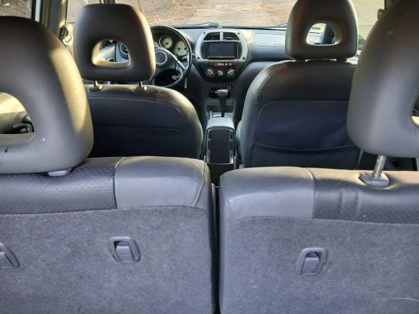 2003 Toyota RAV4 2nd Gen - Image 8 of 15