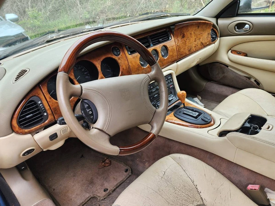 1997 Jaguar X100 XK8 - Image 4 of 9