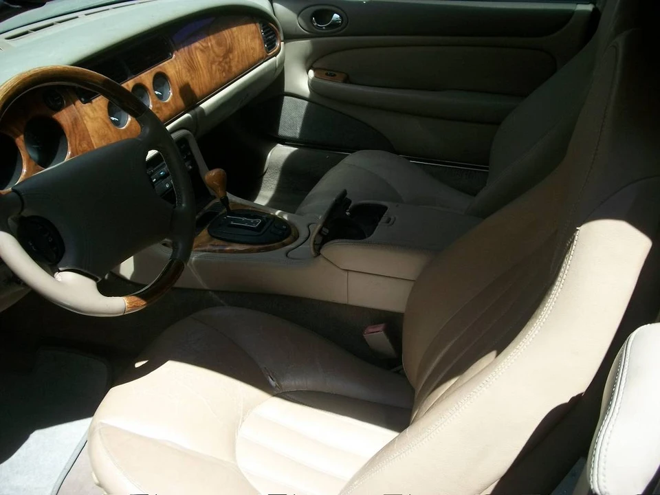 1997 Jaguar X100 XK8 - Image 9 of 12