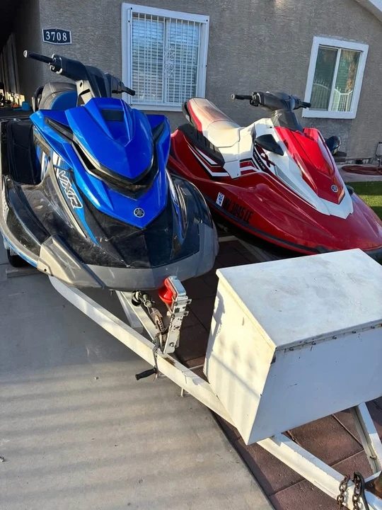 2019 Jet - Image 2 of 2