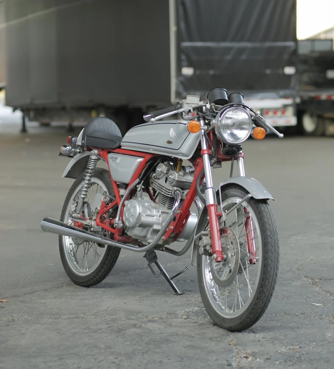 1997 Honda CB50R - Image 2 of 31