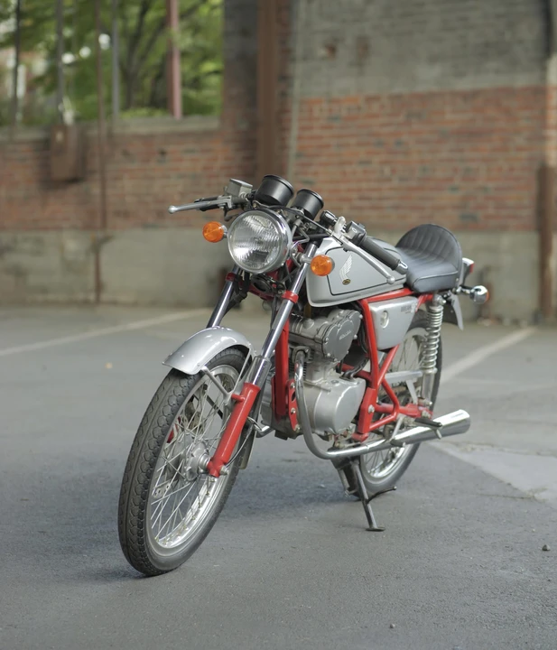 1997 Honda CB50R - Image 11 of 31