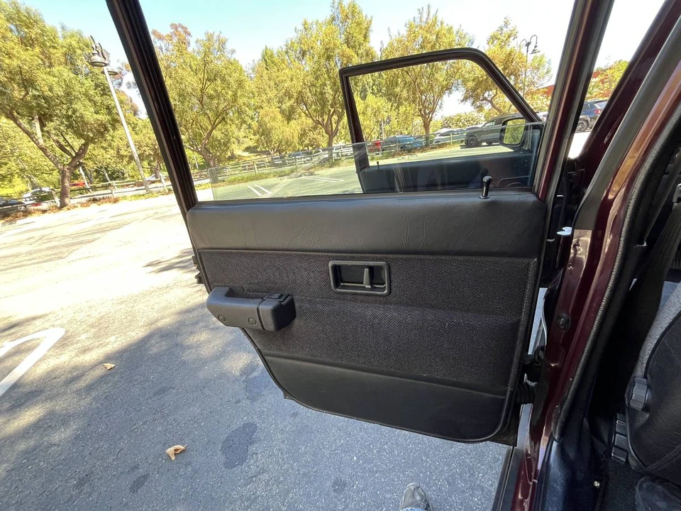 1993 Volvo 200 Series - Image 16 of 23