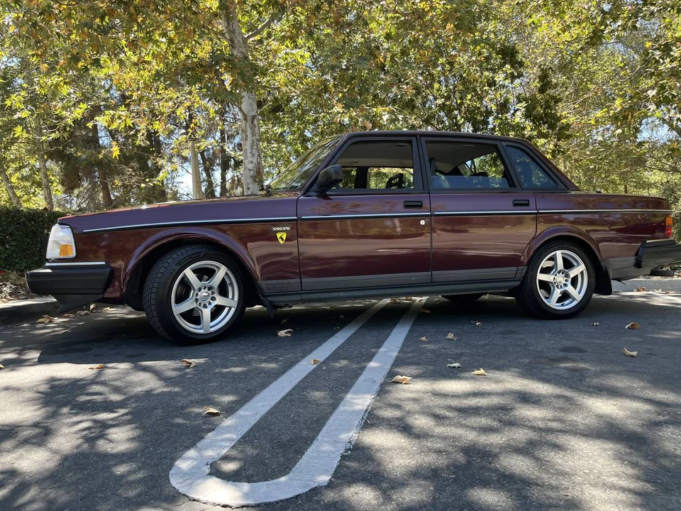 1993 Volvo 200 Series - Image 3 of 23