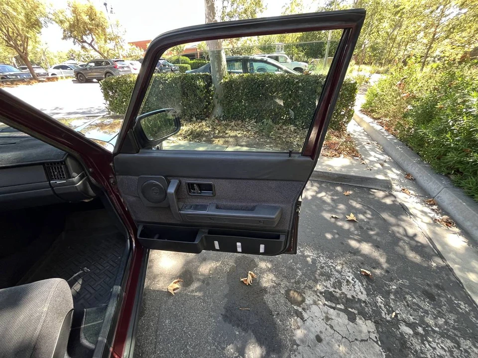1993 Volvo 200 Series - Image 19 of 23