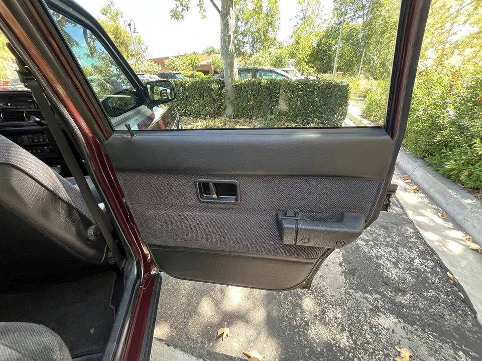 1993 Volvo 200 Series - Image 18 of 23