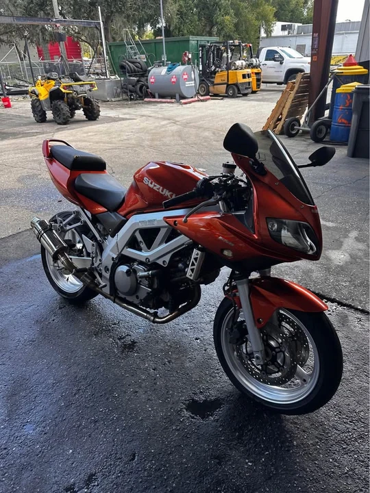 2002 Suzuki - Image 11 of 11