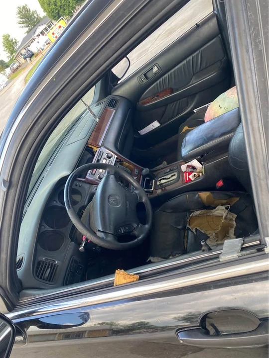 1997 Acura RL 1st Gen - Image 6 of 10