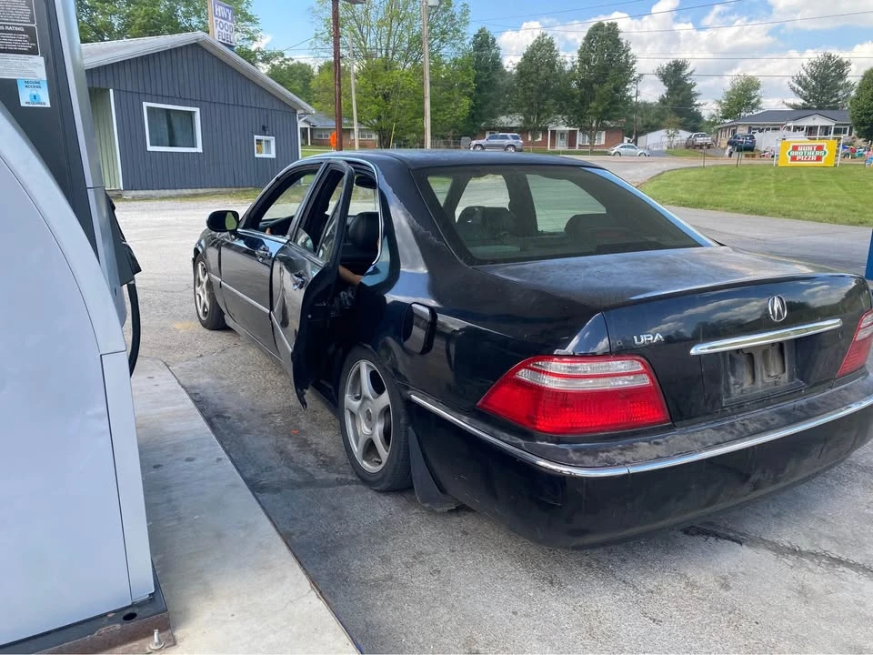 1997 Acura RL 1st Gen - Image 5 of 10