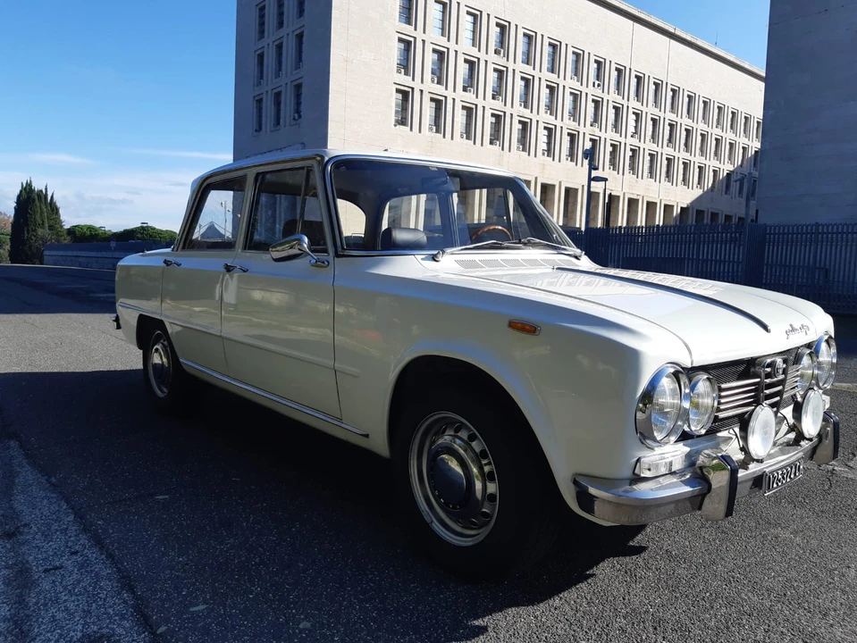 1969 Alfa Romeo Giulia Sprint GTA - Image 23 of 31
