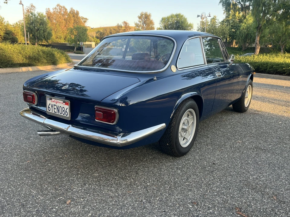 1969 Alfa Romeo 1750 GT Veloce - Image 28 of 31