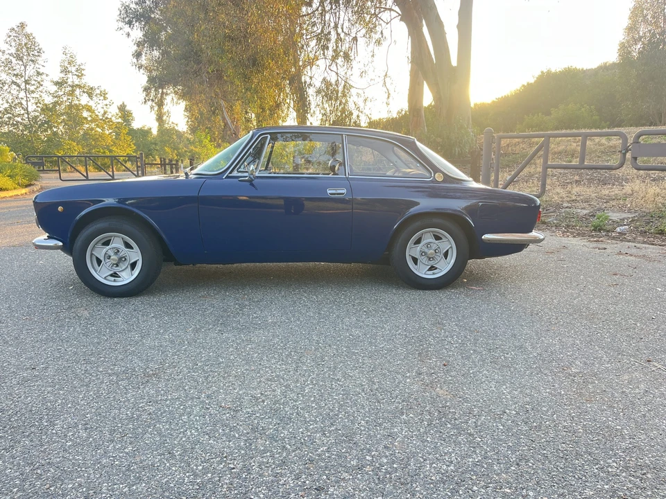 1969 Alfa Romeo 1750 GT Veloce - Image 16 of 31