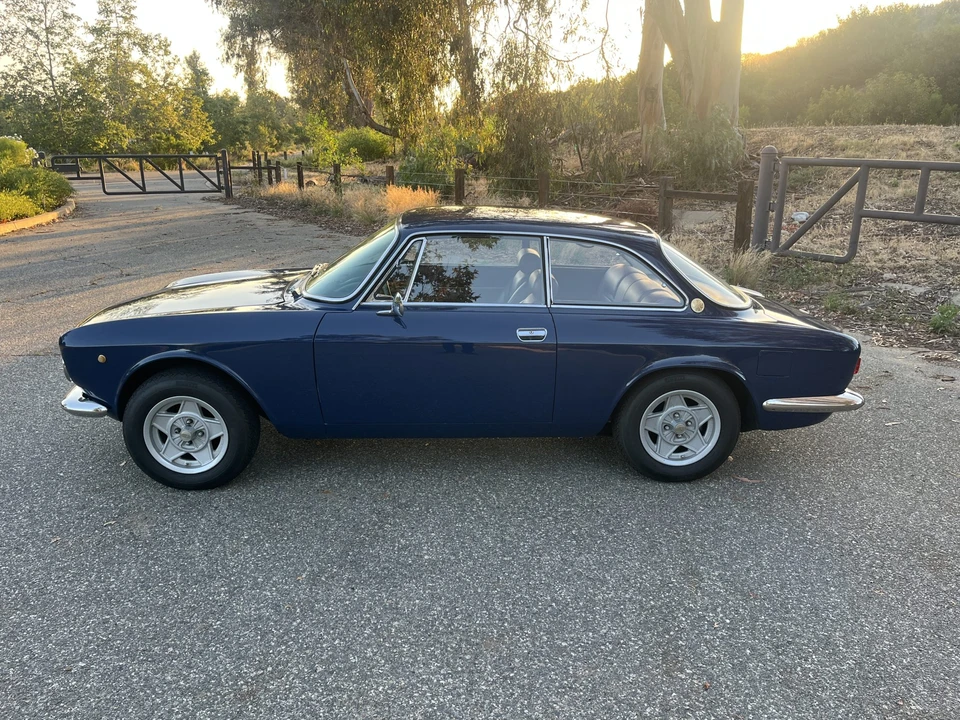 1969 Alfa Romeo 1750 GT Veloce - Image 17 of 31