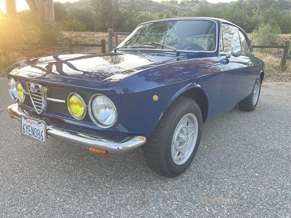 1969 Alfa Romeo 1750 GT Veloce - Image 12 of 31