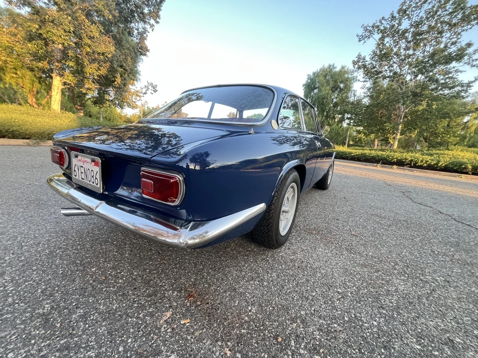 1969 Alfa Romeo 1750 GT Veloce - Image 29 of 31