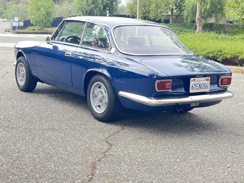 1969 Alfa Romeo 1750 GT Veloce - Image 20 of 31