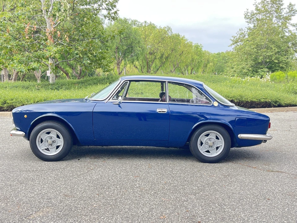 1969 Alfa Romeo 1750 GT Veloce - Image 18 of 31