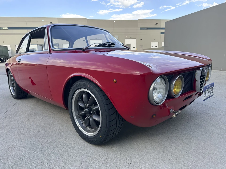 1969 Alfa Romeo 1750 GT Veloce - Image 29 of 31