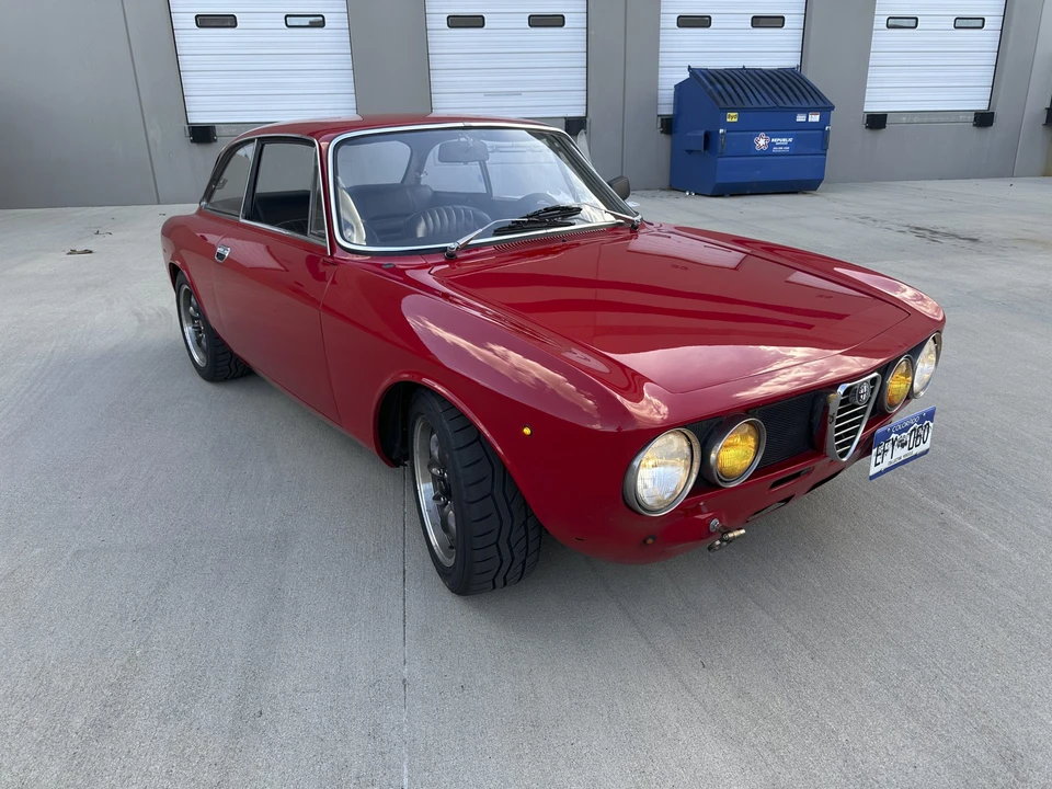 1969 Alfa Romeo 1750 GT Veloce - Image 27 of 31