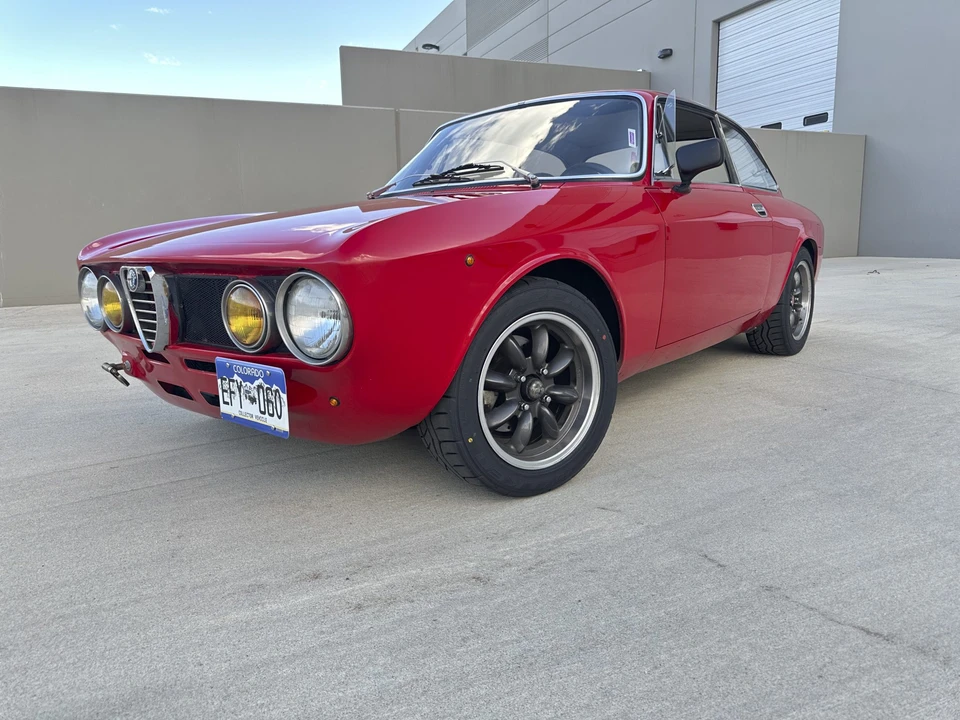 1969 Alfa Romeo 1750 GT Veloce - Image 9 of 31