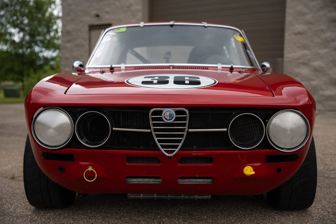 1969 Alfa Romeo 1750 GT Veloce - Image 16 of 31