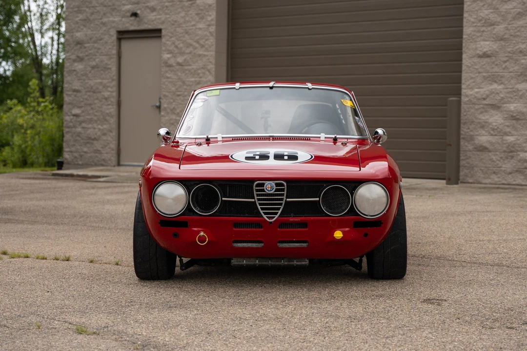 1969 Alfa Romeo 1750 GT Veloce - Image 15 of 31