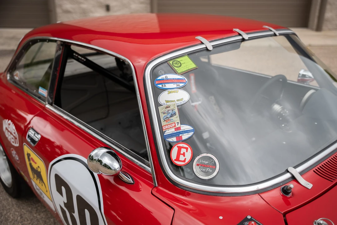 1969 Alfa Romeo 1750 GT Veloce - Image 27 of 31