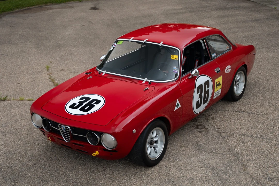 1969 Alfa Romeo 1750 GT Veloce - Image 2 of 31