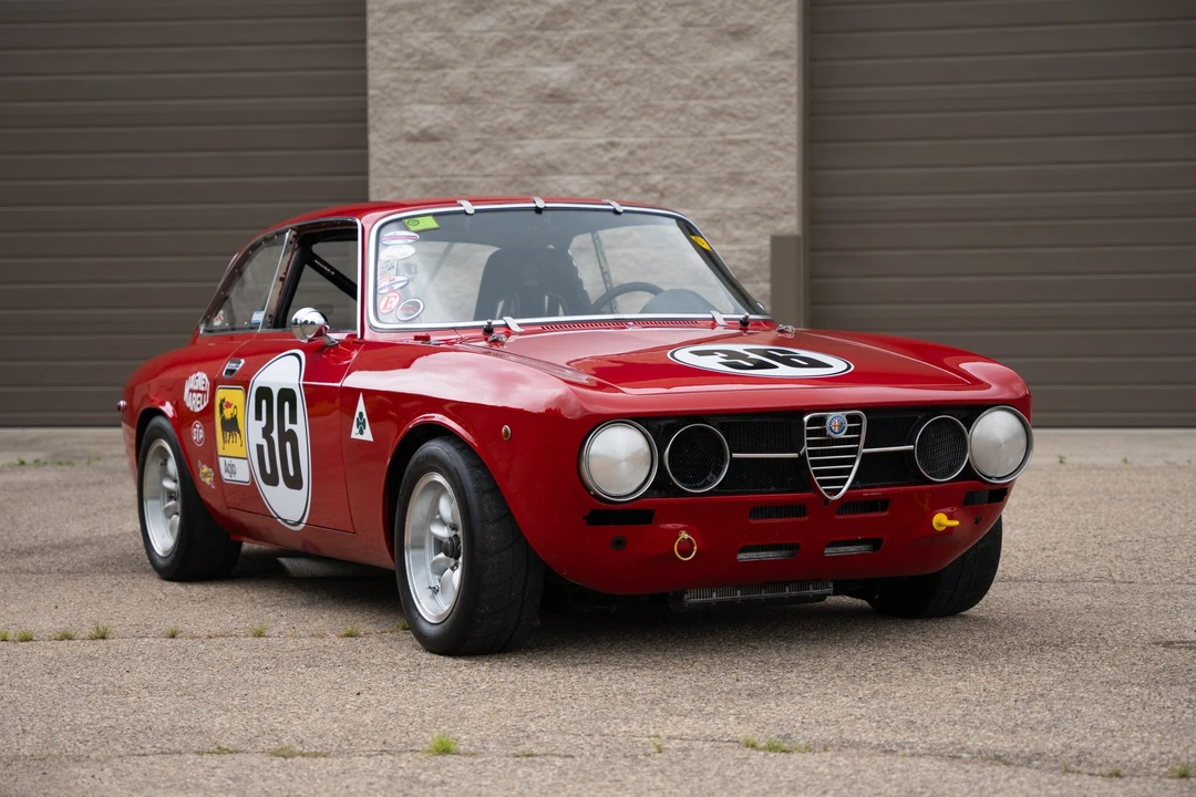 1969 Alfa Romeo 1750 GT Veloce - Image 10 of 31