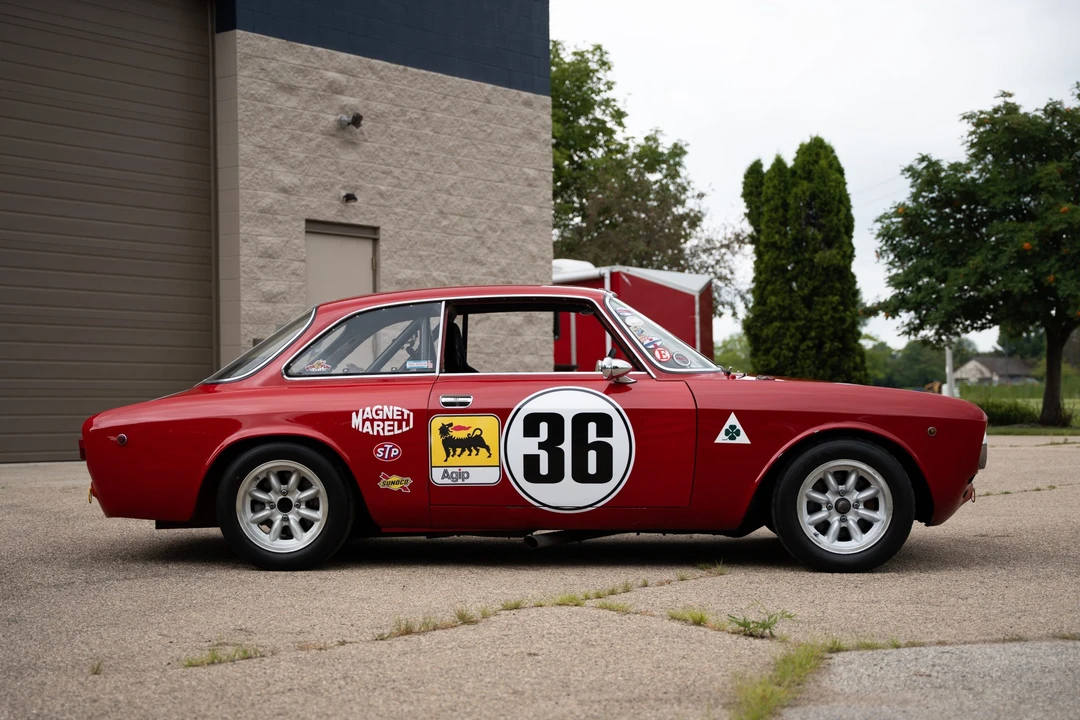 1969 Alfa Romeo 1750 GT Veloce - Image 11 of 31