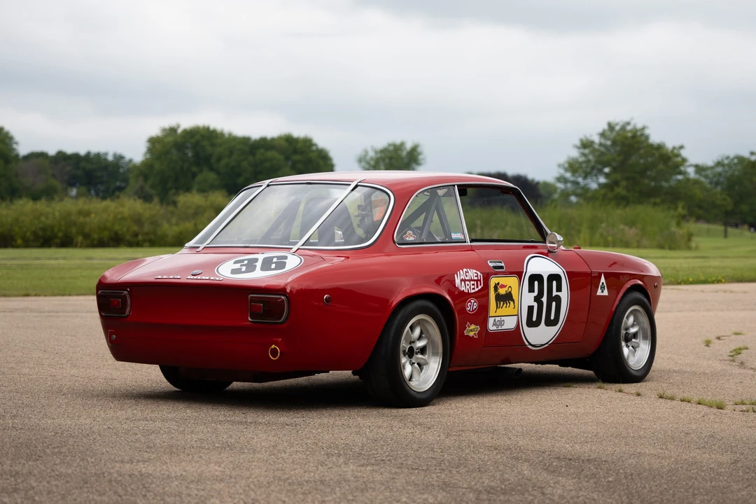 1969 Alfa Romeo 1750 GT Veloce - Image 12 of 31