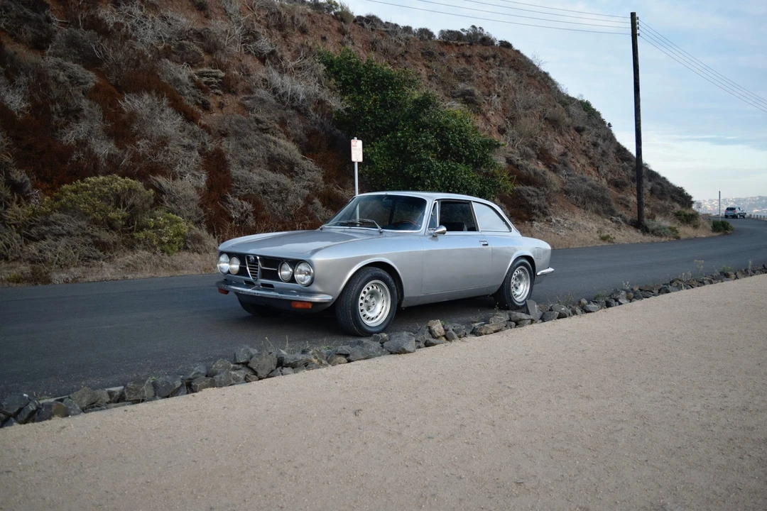 1971 Alfa Romeo 1750 GT Veloce - Image 4 of 31