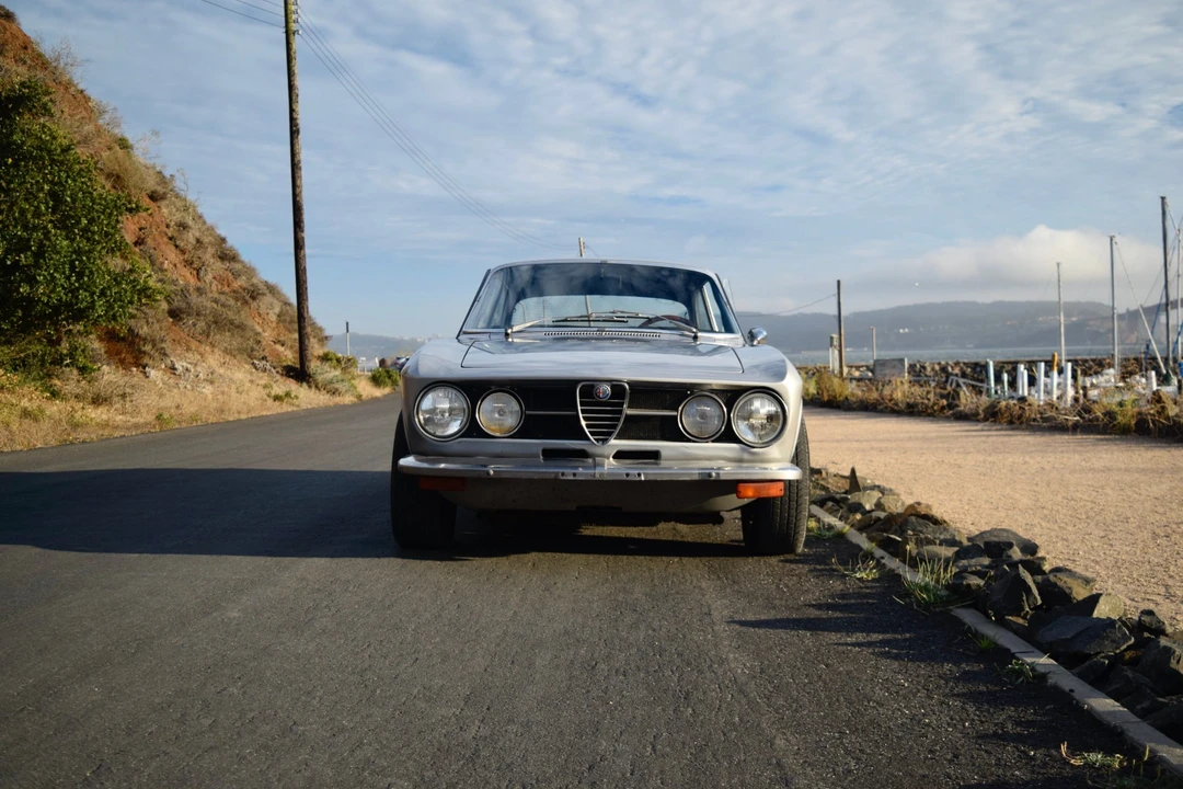 1971 Alfa Romeo 1750 GT Veloce - Image 5 of 31