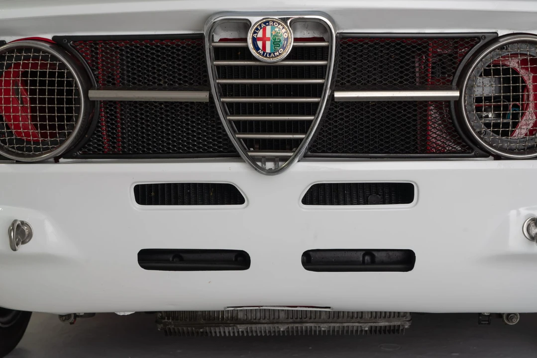 1971 Alfa Romeo 1750 GT Veloce - Image 30 of 31