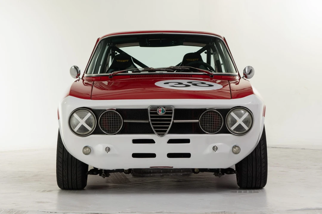 1971 Alfa Romeo 1750 GT Veloce - Image 2 of 31