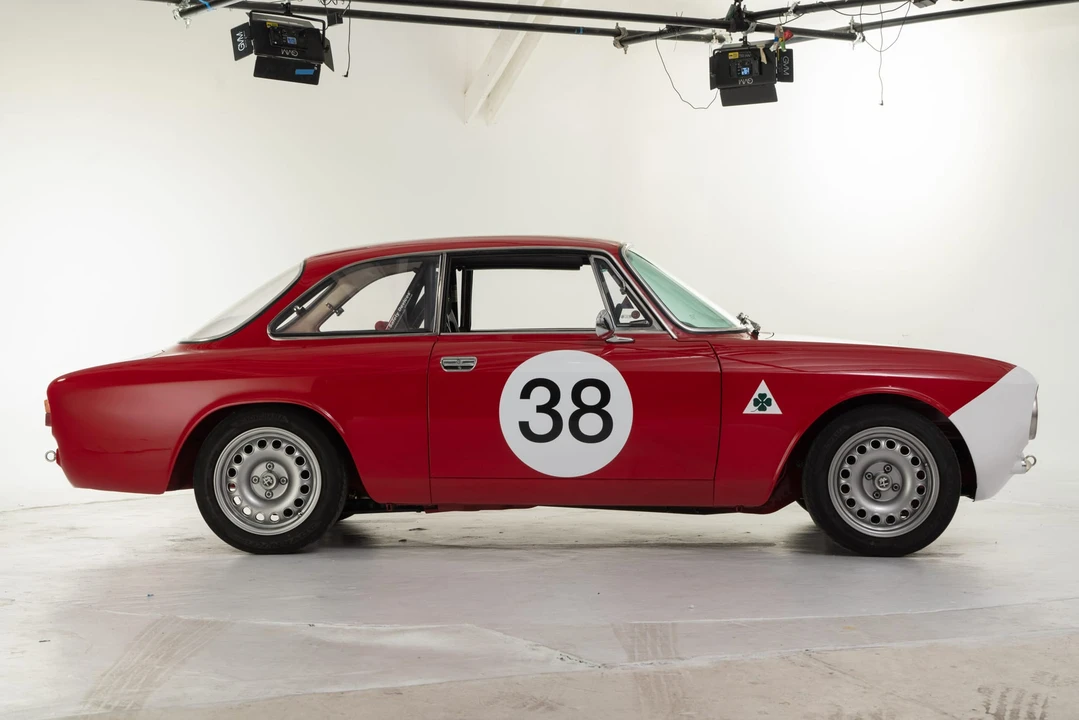 1971 Alfa Romeo 1750 GT Veloce - Image 8 of 31