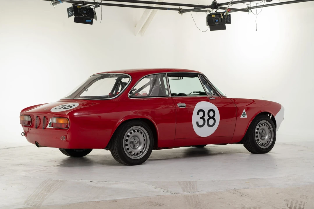1971 Alfa Romeo 1750 GT Veloce - Image 10 of 31