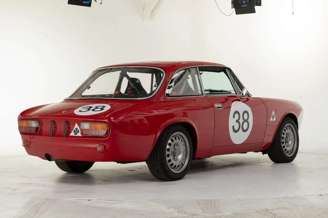 1971 Alfa Romeo 1750 GT Veloce - Image 11 of 31