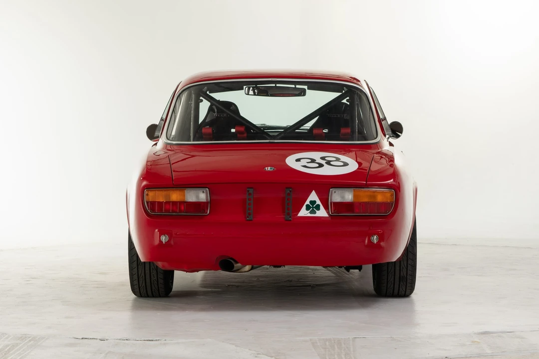 1971 Alfa Romeo 1750 GT Veloce - Image 13 of 31