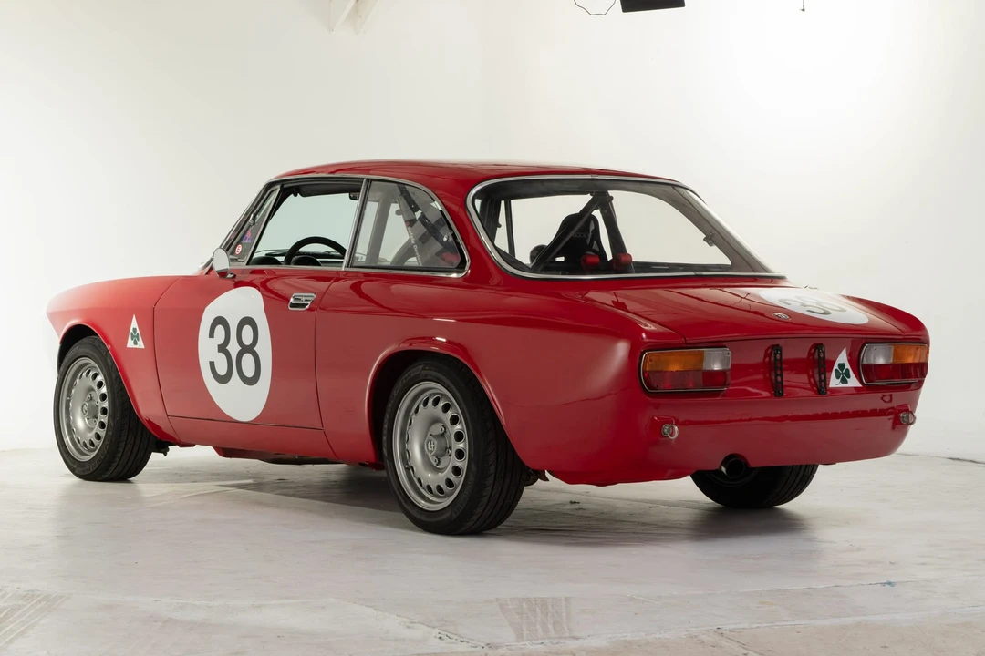 1971 Alfa Romeo 1750 GT Veloce - Image 15 of 31