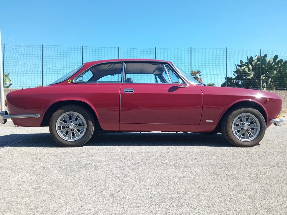 1973 Alfa Romeo GT 1300 Junior - Image 9 of 31