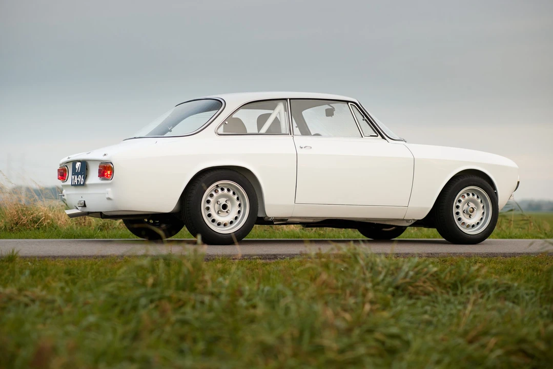 1973 Alfa Romeo GT 1300 Junior - Image 9 of 31