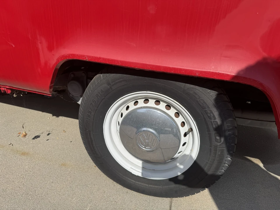 1973 Volkswagen Bay-Window Bus - Image 11 of 27