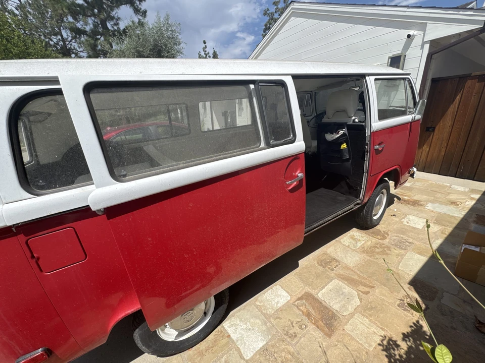1973 Volkswagen Bay-Window Bus - Image 8 of 27