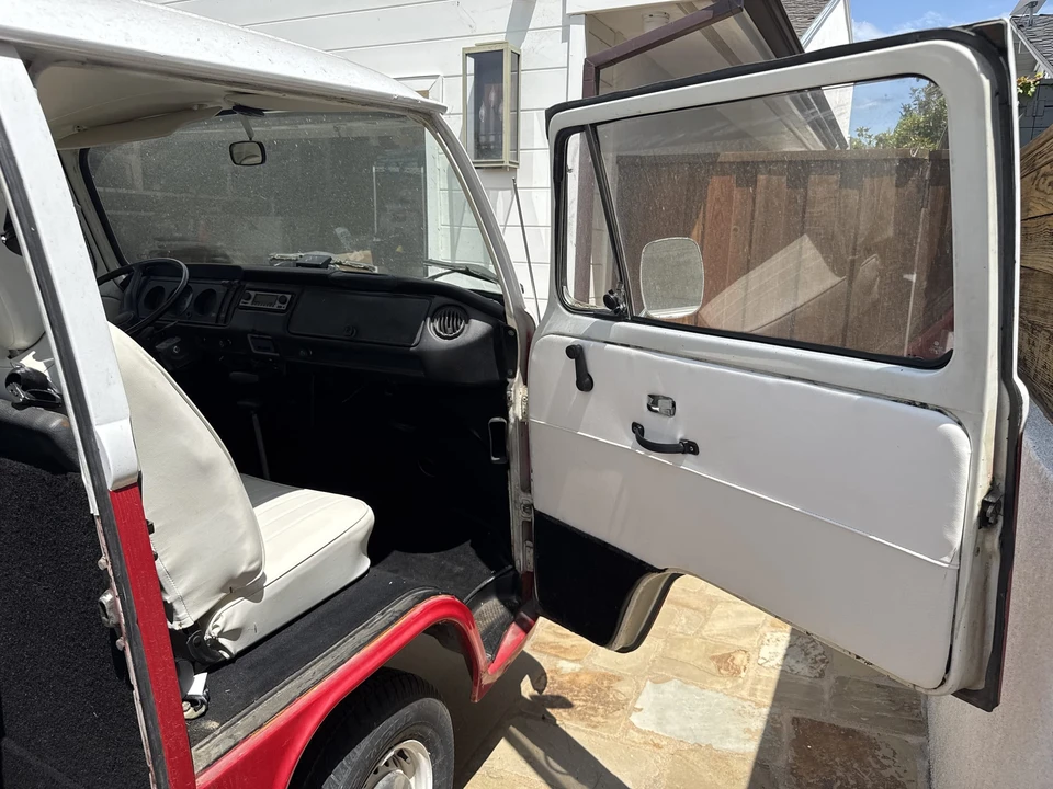 1973 Volkswagen Bay-Window Bus - Image 18 of 27